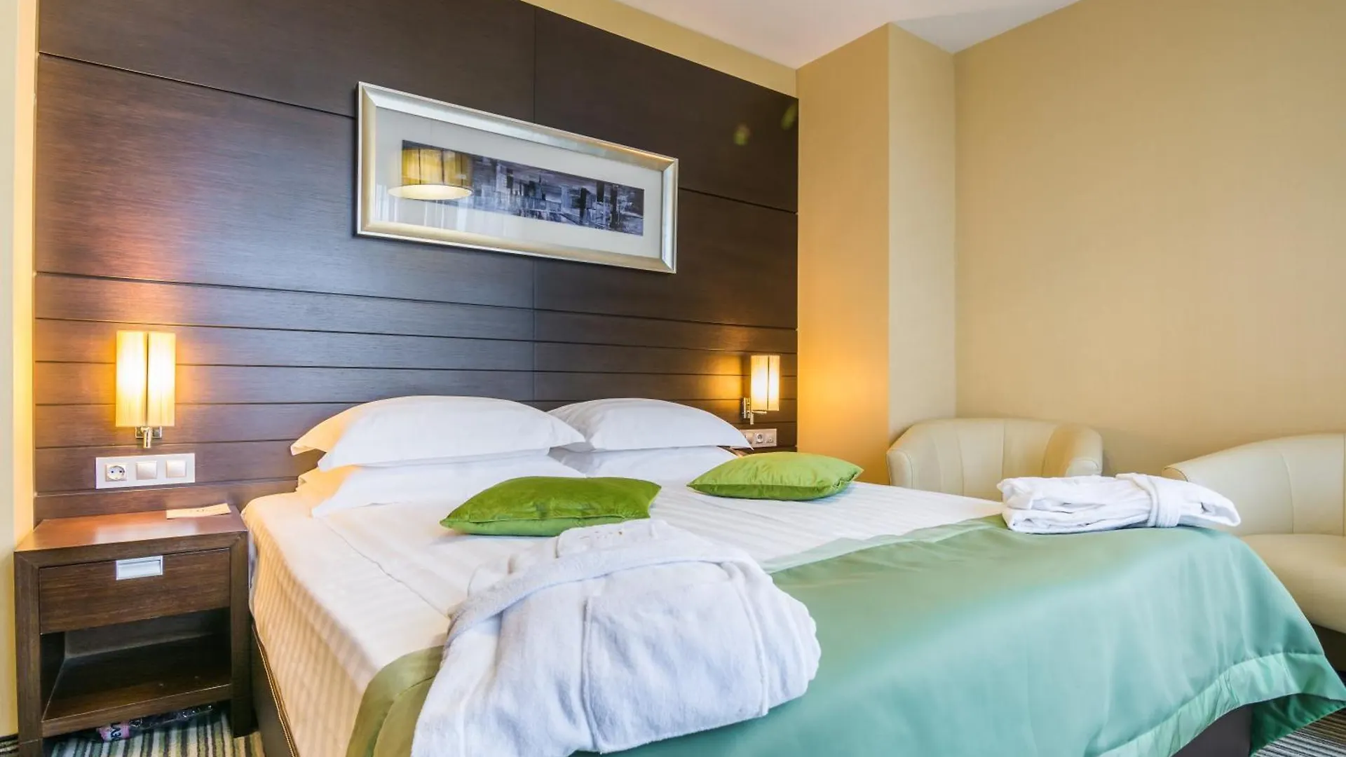 Best Western Plus Olives City Hotel - Free Pool & Parking 소피아