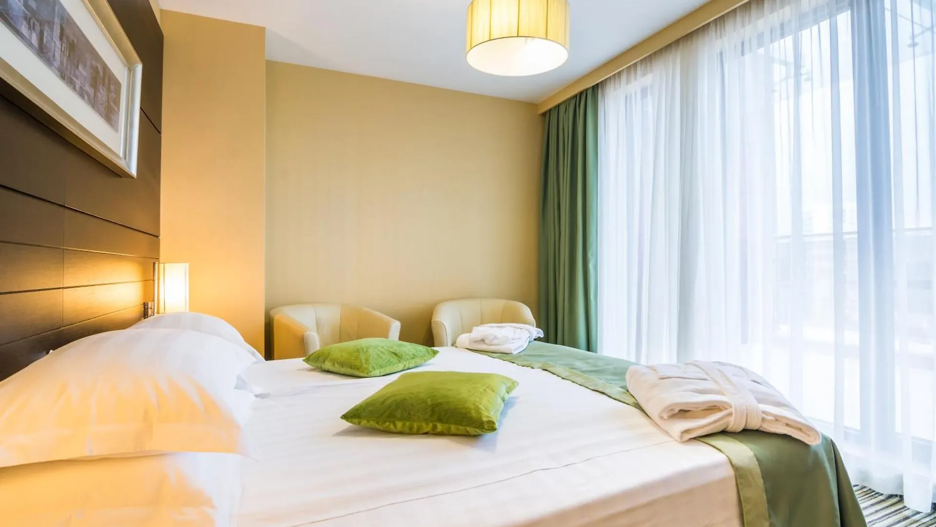 Best Western Plus Olives City Hotel - Free Pool & Parking София