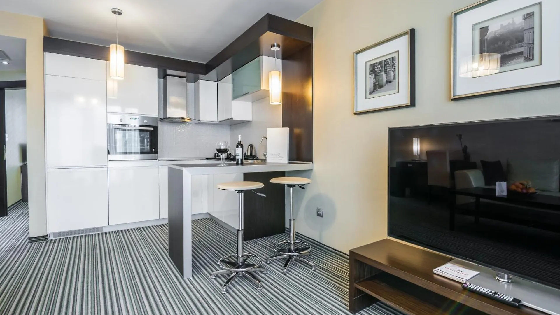Best Western Plus Olives City Hotel - Free Pool & Parking София