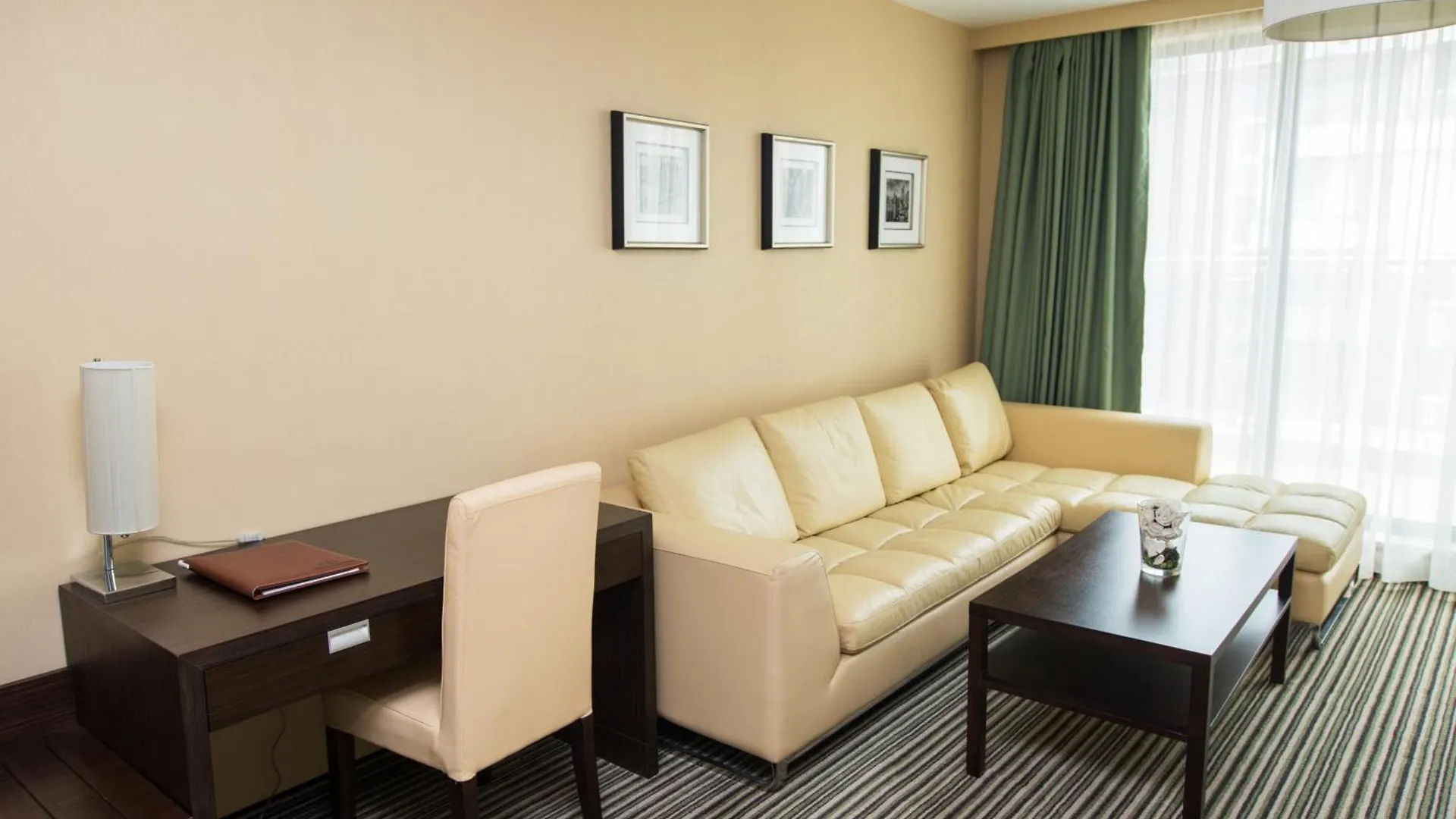 ****  Best Western Plus Olives City Hotel - Free Pool & Parking 소피아 불가리아