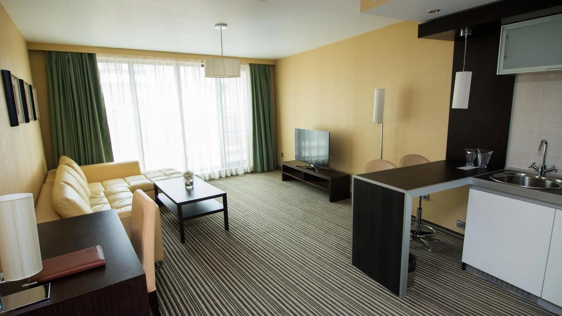 Best Western Plus Olives City Hotel - Free Pool & Parking 소피아