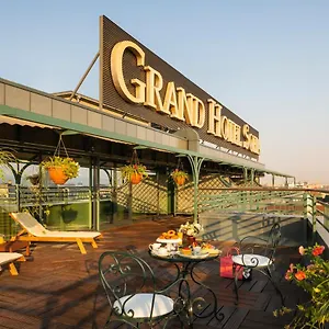 Hotel Grand