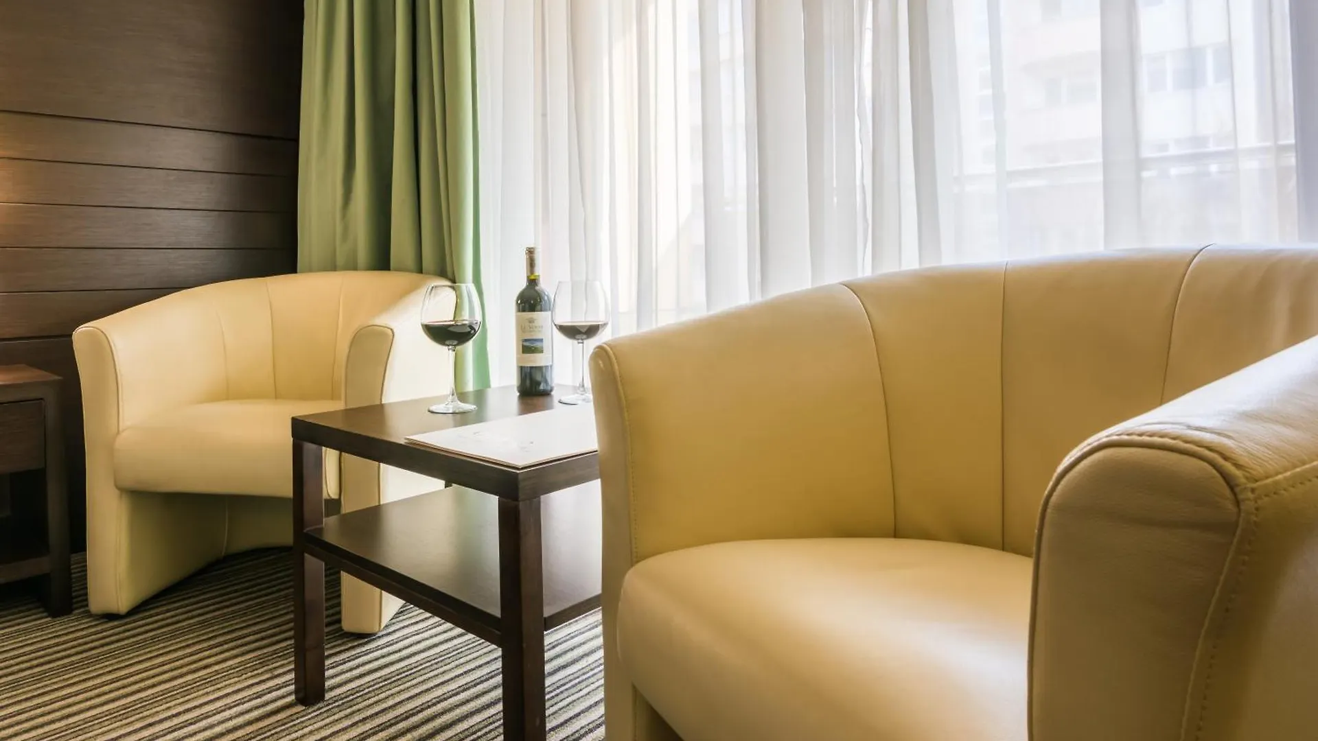 Best Western Plus Olives City Hotel - Free Pool & Parking Sofía