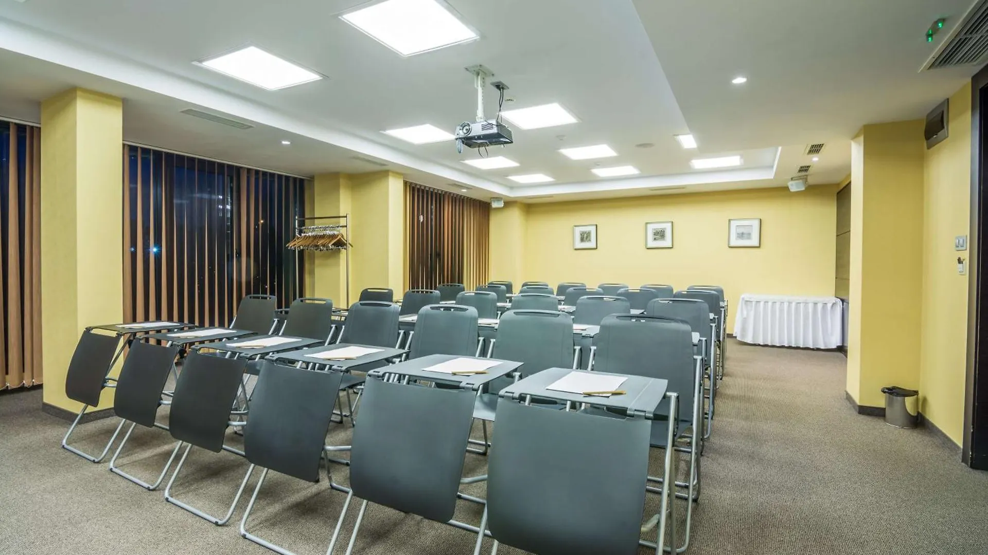 Best Western Plus Olives City Hotel - Free Pool & Parking Sofia